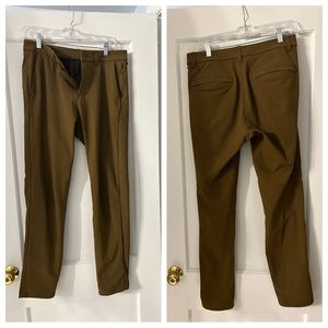 Lululemon commission pant in artifact / dark mustard + tan/brown